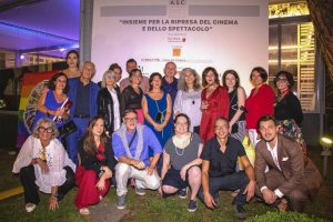 Insieme per la ripresa del cinema e dello spettacolo